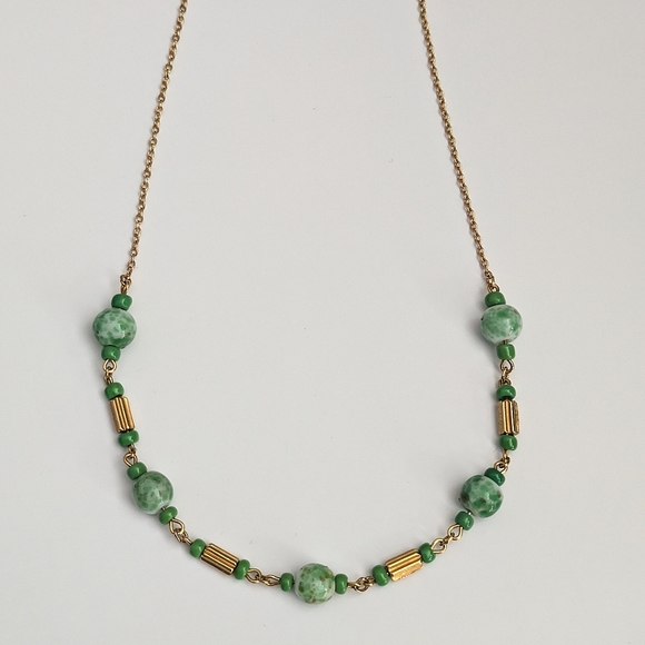 Vintage Necklace Marbled Green Glass & Gold Tone Beads Fine Chain 15" Choker - Picture 7 of 9
